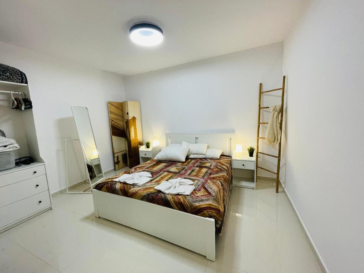 Haris White Apartment Roussospítion Dış mekan fotoğraf